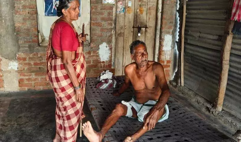 Bhadradri Kothagudem में बंदर के हमले में बुजुर्ग व्यक्ति घायल Bhadradri Kothagudem में बंदर के हमले में बुजुर्ग व्यक्ति घायल