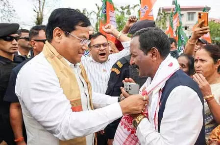 असमिया पहचान की रक्षा के लिए चुनाव महत्वपूर्ण: सर्बानंद सोनोवाल असमिया पहचान की रक्षा के लिए चुनाव महत्वपूर्ण: सर्बानंद सोनोवाल