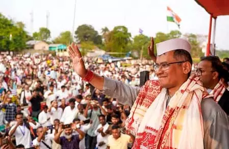 Assam चुनाव से पहले कांग्रेस को बड़ा झटका, 100 से अधिक कांग्रेसी एजीपी में शामिल Assam चुनाव से पहले कांग्रेस को बड़ा झटका, 100 से अधिक कांग्रेसी एजीपी में शामिल