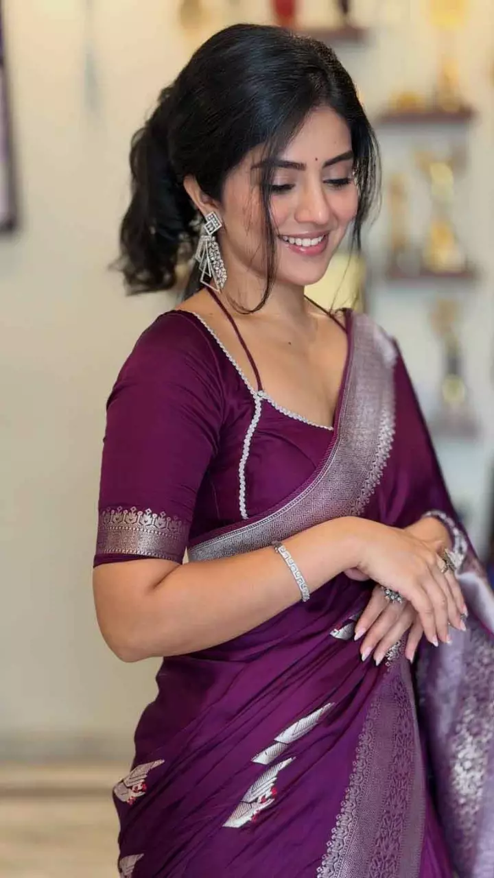 साड़ी में खूबसूरत लगी मेघा शेट्टी