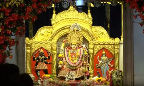 चैत्र नवरात्र की महानवमी पर मंदिरों में खास रौनक, भक्त कर रहे मां सिद्धिदात्री की आराधना चैत्र नवरात्र की महानवमी पर मंदिरों में खास रौनक, भक्त कर रहे मां सिद्धिदात्री की आराधना