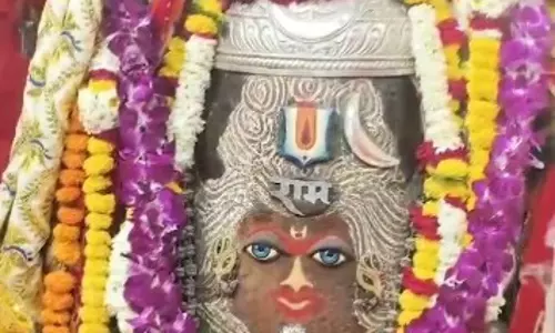 चैत्र नवमी पर महाकाल के दरबार में उमड़ा आस्था का सैलाब, भस्म आरती में दिखा दिव्य स्वरूप चैत्र नवमी पर महाकाल के दरबार में उमड़ा आस्था का सैलाब, भस्म आरती में दिखा दिव्य स्वरूप