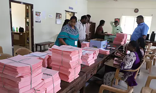 Change in rules : 8 लाख पोस्टल वोटों पर असर पड़ने का खतरा Change in rules : 8 लाख पोस्टल वोटों पर असर पड़ने का खतरा