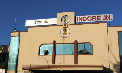 Indore : रेलवे स्टेशन पर पार्सल बिल्डिंग और बेसमेंट का निर्माण शुरू Indore : रेलवे स्टेशन पर पार्सल बिल्डिंग और बेसमेंट का निर्माण शुरू