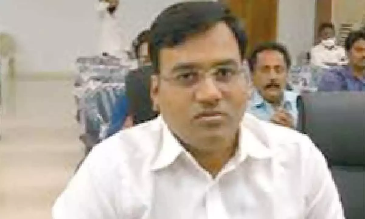 Andhra: सदरेम में रिकॉर्ड भीड़, दो दिन में 57,000 लोगों ने किया अप्लाई Andhra: सदरेम में रिकॉर्ड भीड़, दो दिन में 57,000 लोगों ने किया अप्लाई