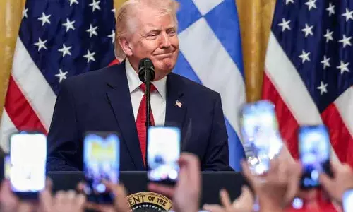 Trump ने ईरान के एनर्जी इंफ्रास्ट्रक्चर पर हमले 6 अप्रैल तक रोक दिए Trump ने ईरान के एनर्जी इंफ्रास्ट्रक्चर पर हमले 6 अप्रैल तक रोक दिए