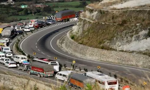 Jammu: NH-44 पर यातायात बहाल, राहत की खबर