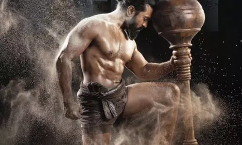राम चरण के जन्मदिन पर मेकर्स ने दिखाई पेड्डी पहलवान की झलक, दमदार अंदाज में नजर आए अभिनेता राम चरण के जन्मदिन पर मेकर्स ने दिखाई पेड्डी पहलवान की झलक, दमदार अंदाज में नजर आए अभिनेता