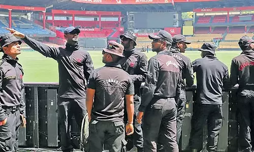RCB vs SRH: IPL मैच के लिए बेंगलुरु तैयार, चिन्नास्वामी स्टेडियम के आसपास कड़ी सुरक्षा RCB vs SRH: IPL मैच के लिए बेंगलुरु तैयार, चिन्नास्वामी स्टेडियम के आसपास कड़ी सुरक्षा
