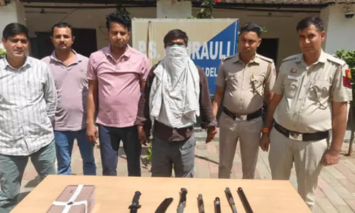 पुलिस ने अपराधी को किया गिरफ्तार, हथियार बरामद पुलिस ने अपराधी को किया गिरफ्तार, हथियार बरामद