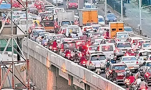 Marathahalli ब्रिज पर 3 दिन के लिए ट्रैफिक पर रोक: दूसरे रास्ते इस्तेमाल करने की सलाह Marathahalli ब्रिज पर 3 दिन के लिए ट्रैफिक पर रोक: दूसरे रास्ते इस्तेमाल करने की सलाह