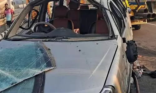 Chennai के कॉलेज स्टूडेंट की टाडा फॉल्स जाते समय कार एक्सीडेंट में मौत हो गई Chennai के कॉलेज स्टूडेंट की टाडा फॉल्स जाते समय कार एक्सीडेंट में मौत हो गई