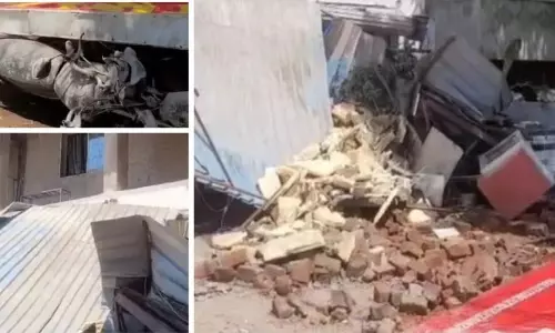 Bhopal : एम्स के पास निर्माणाधीन बिल्डिंग की बालकनी गिरने से 8 लोग घायल Bhopal : एम्स के पास निर्माणाधीन बिल्डिंग की बालकनी गिरने से 8 लोग घायल