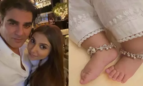 अरबाज और शूरा: बेटी Sipaara का पहला लुक अरबाज और शूरा: बेटी Sipaara का पहला लुक