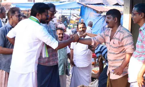 गर्मी में Election प्रचार; एडवोकेट ओ.जे. जनेश के चुनाव क्षेत्रों का दौरा शुरू गर्मी में Election प्रचार; एडवोकेट ओ.जे. जनेश के चुनाव क्षेत्रों का दौरा शुरू
