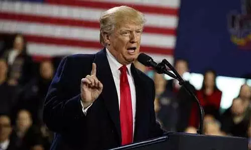 Trump: बातचीत के चलते ईरान पर हमले 6 अप्रैल तक रोक