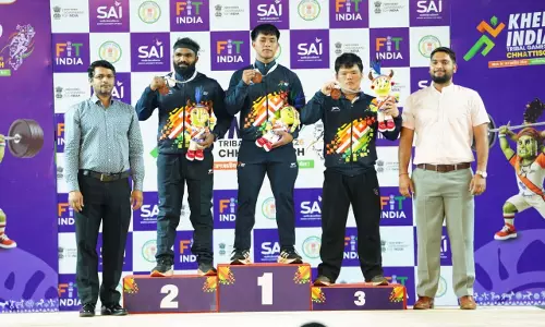वेटलिफ्टिंग में 71 किग्रा वर्ग में सिल्वन बेह्रोथाटलो का स्वर्णिम प्रदर्शन वेटलिफ्टिंग में 71 किग्रा वर्ग में सिल्वन बेह्रोथाटलो का स्वर्णिम प्रदर्शन