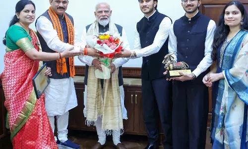 PM मोदी से मिले मंत्री श्याम बिहारी जायसवाल