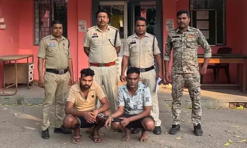 महिला पुलिसकर्मी के साथ बदसलूकी, दो और आरोपी गिरफ्तार महिला पुलिसकर्मी के साथ बदसलूकी, दो और आरोपी गिरफ्तार