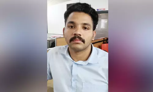 Kerala : ज्वेलर के कर्मचारी को 7 लाख के सोने के गहने चुराने के आरोप में गिरफ्तार किया Kerala : ज्वेलर के कर्मचारी को 7 लाख के सोने के गहने चुराने के आरोप में गिरफ्तार किया