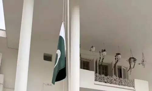 Pakistan Warning: तेहरान दूतावास पर हमले को लेकर इज़राइल को कड़ी धमकी Pakistan Warning: तेहरान दूतावास पर हमले को लेकर इज़राइल को कड़ी धमकी
