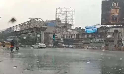 रायपुर में आंधी के साथ मूसलाधार बारिश हुई