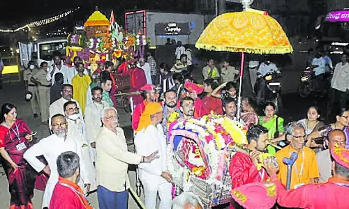 Karnataka : शिरडी साईं बाबा रथ उत्सव