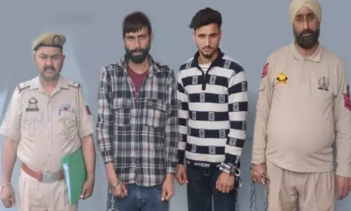 सोशल मीडिया पर लड़ाई का वीडियो वायरल होने के बाद दो गिरफ्तार सोशल मीडिया पर लड़ाई का वीडियो वायरल होने के बाद दो गिरफ्तार