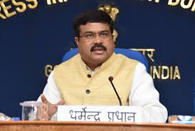 Union Minister धर्मेंद्र प्रधान ने ईंधन पर एक्साइज़ ड्यूटी में कटौती की सराहना की