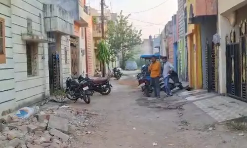 सिमरन सिटी फेस 2 में युवक की हत्या, मौके पर पहुंची टिकरापारा पुलिस सिमरन सिटी फेस 2 में युवक की हत्या, मौके पर पहुंची टिकरापारा पुलिस