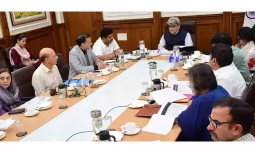 J&K में हेल्थकेयर को बेहतर बनाने के लिए मुख्य सुधारों को लागू करने की समीक्षा की गई J&K में हेल्थकेयर को बेहतर बनाने के लिए मुख्य सुधारों को लागू करने की समीक्षा की गई