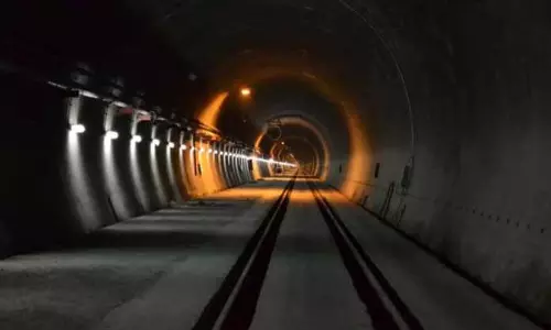 J&K की प्रमुख सुरंगें शुरू होने का इंतज़ार कर रही, NH-244 चौड़ीकरण में रुकावट आ रही J&K की प्रमुख सुरंगें शुरू होने का इंतज़ार कर रही, NH-244 चौड़ीकरण में रुकावट आ रही