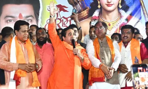 Mumbai: धार्मिक अपमान पर बीजेपी MLA ने दी आंखें फोड़ने, कंचे खेलने की धमकी Mumbai: धार्मिक अपमान पर बीजेपी MLA ने दी आंखें फोड़ने, कंचे खेलने की धमकी