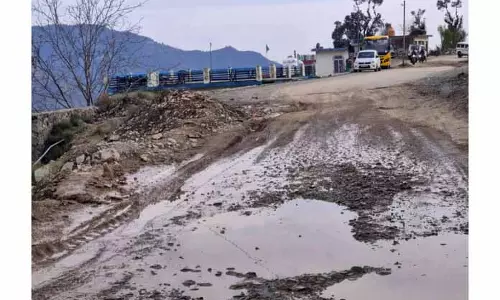 Thanamandi Bufliaz Road की खराब हालत चिंता की बात Thanamandi Bufliaz Road की खराब हालत चिंता की बात