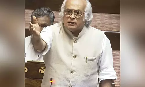 Jairam Ramesh ने ईंधन शुल्क कटौती के समय पर उठाए सवाल Jairam Ramesh ने ईंधन शुल्क कटौती के समय पर उठाए सवाल