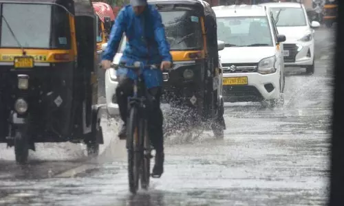 Maharashtra में अगले 2 दिन आंधी-तूफान; कोंकण में येलो अलर्ट Maharashtra में अगले 2 दिन आंधी-तूफान; कोंकण में येलो अलर्ट