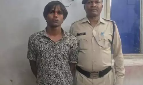 पैसे को लेकर विवाद में युवक की हत्या, आरोपी डोमेश्वर देवांगन 2 घंटे में गिरफ्तार पैसे को लेकर विवाद में युवक की हत्या, आरोपी डोमेश्वर देवांगन 2 घंटे में गिरफ्तार