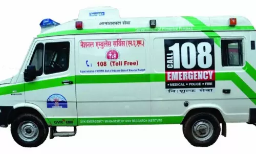 Hyderabad में पेट्रोल पंप पर भीड़ के बीच एम्बुलेंस सेवाएं जारी रहीं