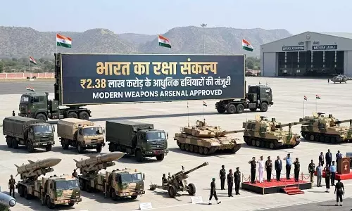 भारत खरीदेगा आधुनिक हथियारों का बड़ा जखीरा, 2.38 लाख करोड़ के रक्षा सौदों को मंजूरी भारत खरीदेगा आधुनिक हथियारों का बड़ा जखीरा, 2.38 लाख करोड़ के रक्षा सौदों को मंजूरी