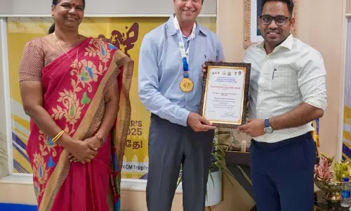 Tamil Nadu सर्फिंग एसोसिएशन ने सर्वश्रेष्ठ खेल आयोजक के लिए मुख्यमंत्री राज्य खेल पुरस्कार जीता Tamil Nadu सर्फिंग एसोसिएशन ने सर्वश्रेष्ठ खेल आयोजक के लिए मुख्यमंत्री राज्य खेल पुरस्कार जीता