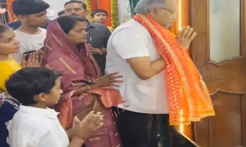 सांसद बृजमोहन अग्रवाल ने काली माता व बजरंग बली के किए दर्शन सांसद बृजमोहन अग्रवाल ने काली माता व बजरंग बली के किए दर्शन