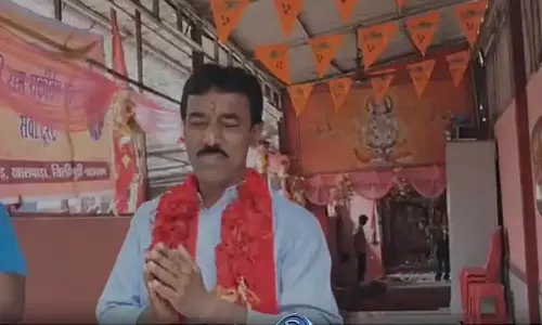 Siliguri: लेफ्ट उम्मीदवार ने माला पहनकर राम मंदिर के लिए प्रचार किया Siliguri: लेफ्ट उम्मीदवार ने माला पहनकर राम मंदिर के लिए प्रचार किया