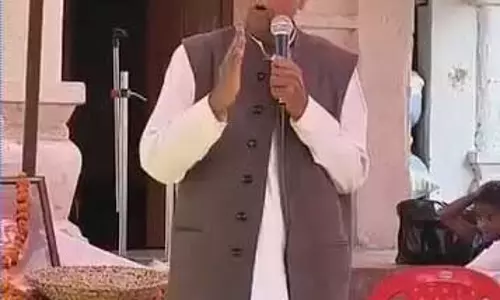 समाजवादी पार्टी के वरिष्ठ नेता यदुनंदन लाल वर्मा गिरफ्तार समाजवादी पार्टी के वरिष्ठ नेता यदुनंदन लाल वर्मा गिरफ्तार