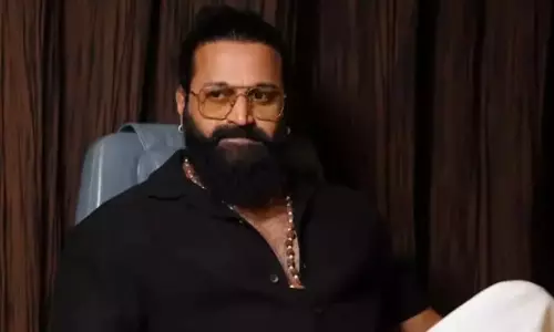 Rishabh Shetty ने होम्बले फिल्म्स को अनफॉलो कर सोशल मीडिया पर मचाया हंगामा Rishabh Shetty ने होम्बले फिल्म्स को अनफॉलो कर सोशल मीडिया पर मचाया हंगामा