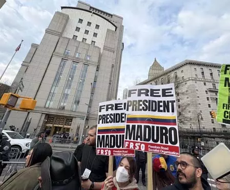 अमेरिका: गिरफ्तारी के बाद निकोलस मादुरो की न्यूयॉर्क कोर्ट में दूसरी पेशी अमेरिका: गिरफ्तारी के बाद निकोलस मादुरो की न्यूयॉर्क कोर्ट में दूसरी पेशी