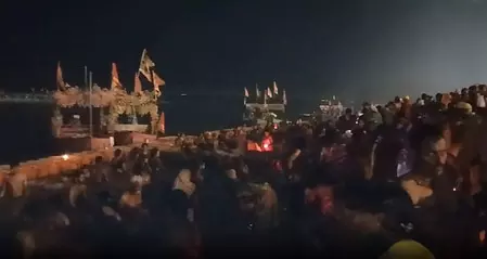 अयोध्या में रामनवमी पर उमड़ा आस्था का सैलाब, सरयू घाट पर हजारों श्रद्धालुओं ने लगाई डुबकी अयोध्या में रामनवमी पर उमड़ा आस्था का सैलाब, सरयू घाट पर हजारों श्रद्धालुओं ने लगाई डुबकी