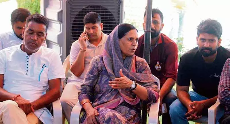 Haryana कांग्रेस के 2 विधायकों ने नोटिस का जवाब दिया, कहा- पार्टी उम्मीदवार को दिया वोट Haryana कांग्रेस के 2 विधायकों ने नोटिस का जवाब दिया, कहा- पार्टी उम्मीदवार को दिया वोट