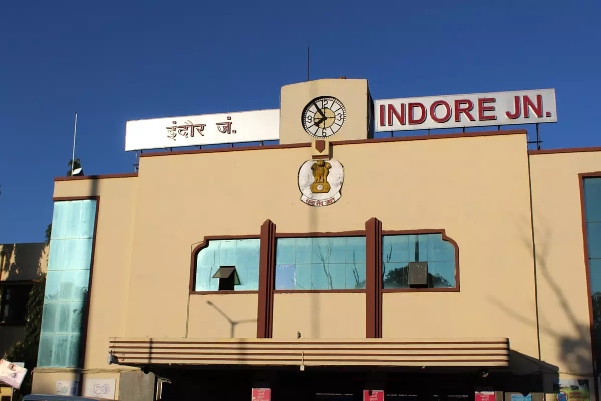 Indore : रेलवे स्टेशन पर पार्सल बिल्डिंग और बेसमेंट का निर्माण शुरू Indore : रेलवे स्टेशन पर पार्सल बिल्डिंग और बेसमेंट का निर्माण शुरू