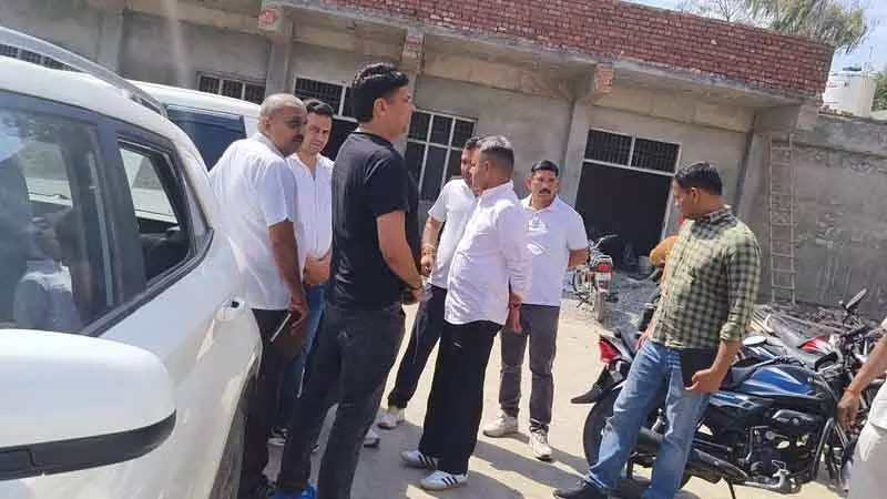 Haryana के करनाल गांव में ज़मीन विवाद में हिंसा, दो लोगों की मौत, 12 घायल Haryana के करनाल गांव में ज़मीन विवाद में हिंसा, दो लोगों की मौत, 12 घायल