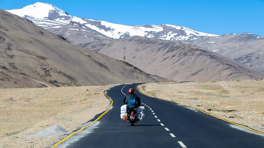 पीक सीजन के आने से Ladakh का पर्यटन मंदी की ओर पीक सीजन के आने से Ladakh का पर्यटन मंदी की ओर
